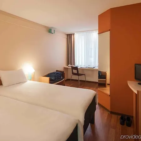 Ibis Hauptbahnhof 2*
