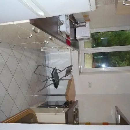 Gabelsberger To Share Apartment *