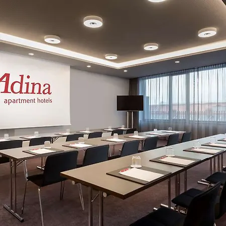 Adina 4*