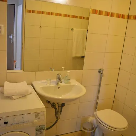 Leon Apartment