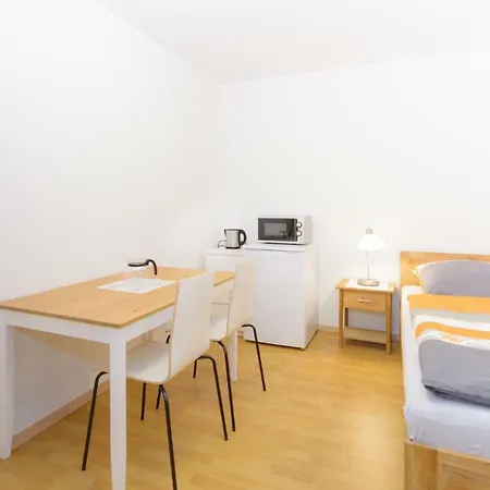 Homestay Private Next To Subway *