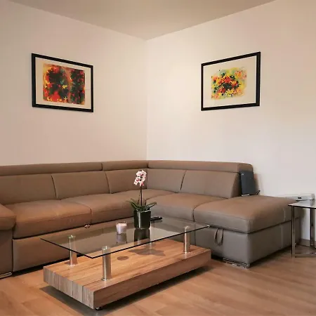 Apartmán Central-apt At Lake, Citycenter 5min, Fair 18min!!! *