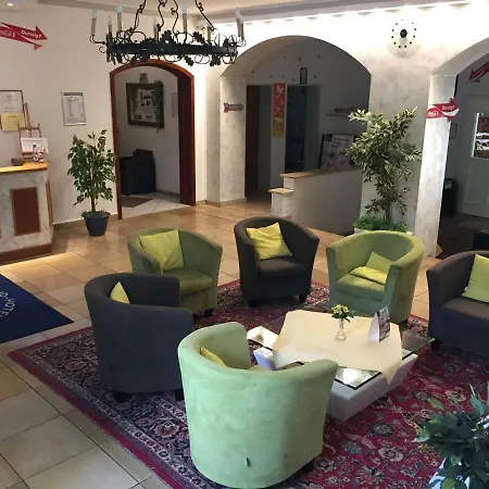 Jugend-hotel Nürnberg 3*