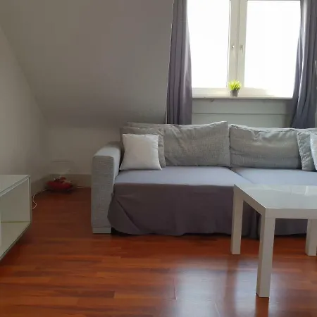 Apartment House With 3 In City *