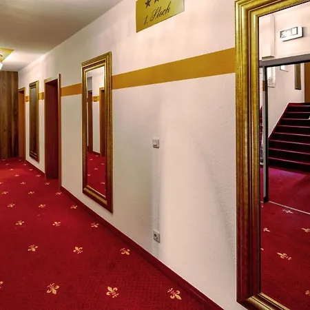 Hotell Tiptop Burgschmiet Garni 3*