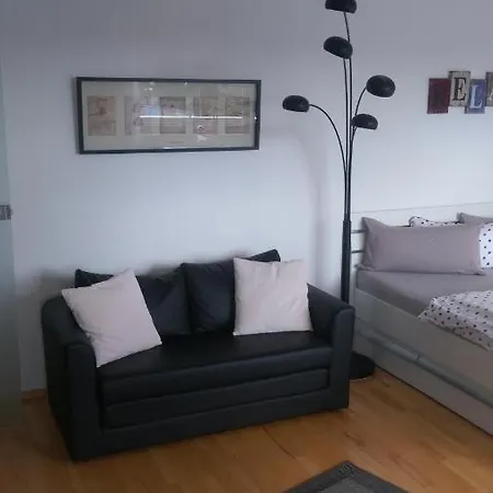 Business Tower Apartment *