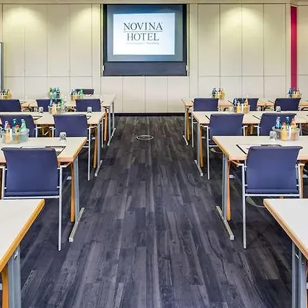 Novina Suedwestpark Hotell