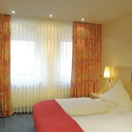 Ringhotel Loew's Merkur 4* Norimberga
