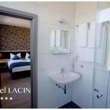Lacin 3* Núremberg